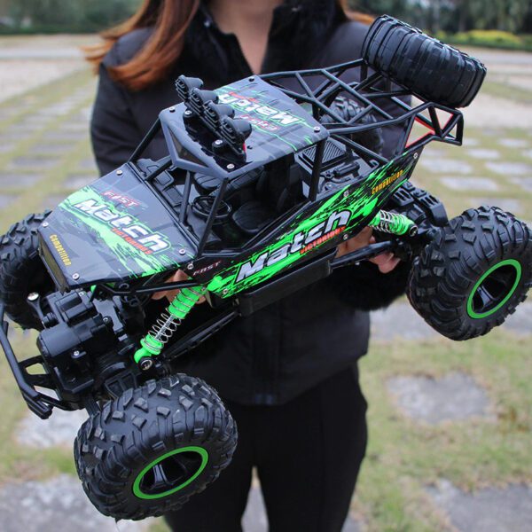 XINGYUCHUANQI 4D-P5 4WD RC Car Green
