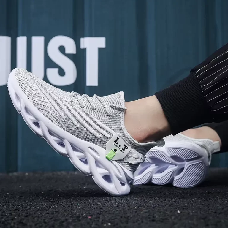 L.T Damp Shoes White