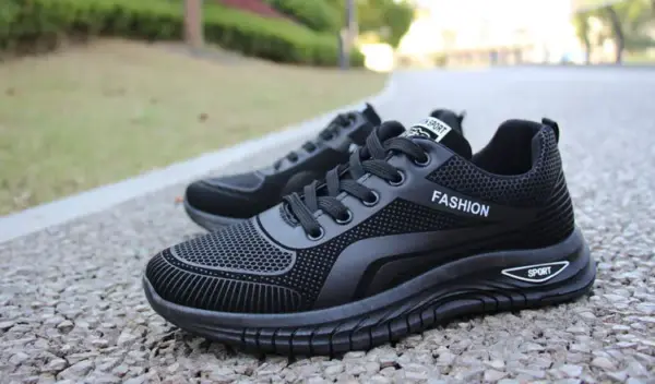 YBQJOO Men’s Breathable Casual Sneakers - Black